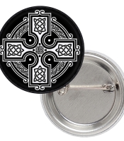 Значок Кельтський хрест із візерунками білий на чорному тлі