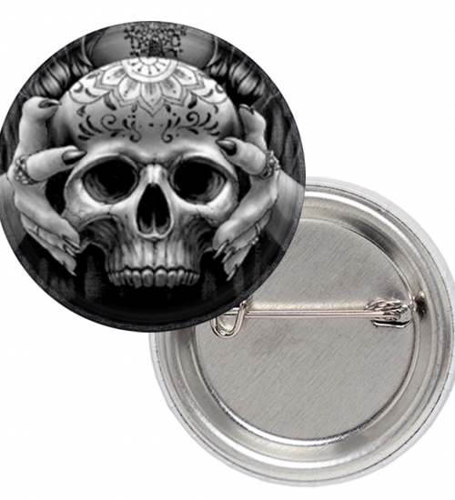 Значок Череп у руках