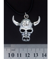 Кулон Череп в шлеме с рогами