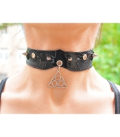 Кожаный чокер (ar-006) с кулоном Трикветр (Зачарованные)