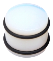 Плаг з гумовим фіксатором (акрил, колір білий, 20мм) (p-002)