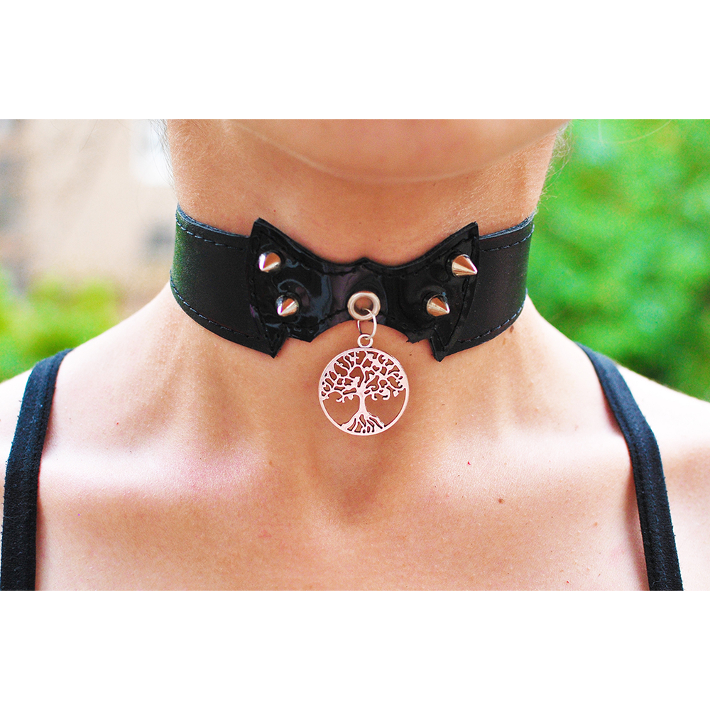 Кожаный чокер (ar-004) с кулоном Дерево (цвет серебро)