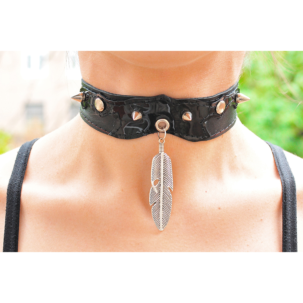 Кожаный чокер (ar-006) с кулоном Перо большое двустороннее (цвет стальной)